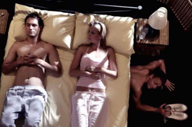 En couple, &ecirc;tre attir&eacute;e par une autre personne am&eacute;liorerait votre vie sexuelle...incroyable et pourtant, c'est scientifique
!