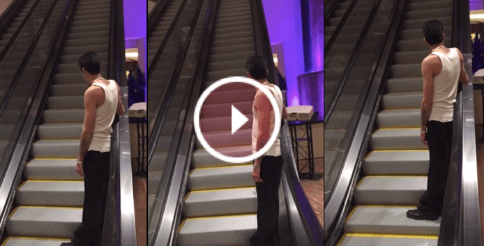 Petit conseil : ne prenez jamais un escalator
bourré !