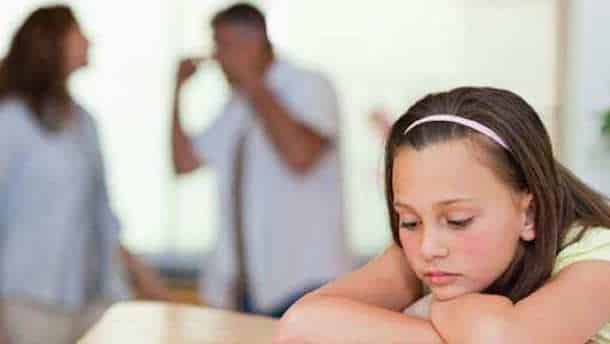 Une petite fille demande à sa maman pourquoi elle et son papa ont divorcé...la mère refuse de répondre. Ce que va
alors lui dire la petite fille va vous laisser sans voix !