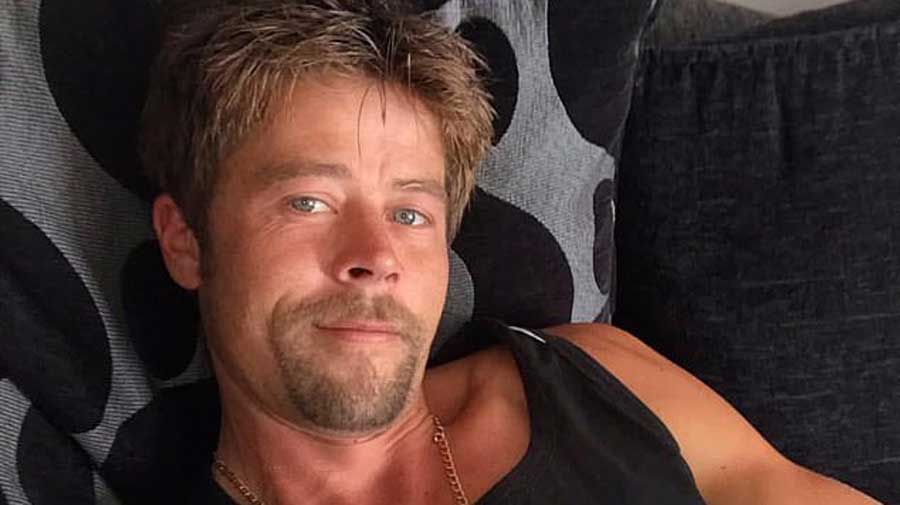 Sosie de Brad Pitt malgré lui, sa ressemblance ne lui facilite pas la vie