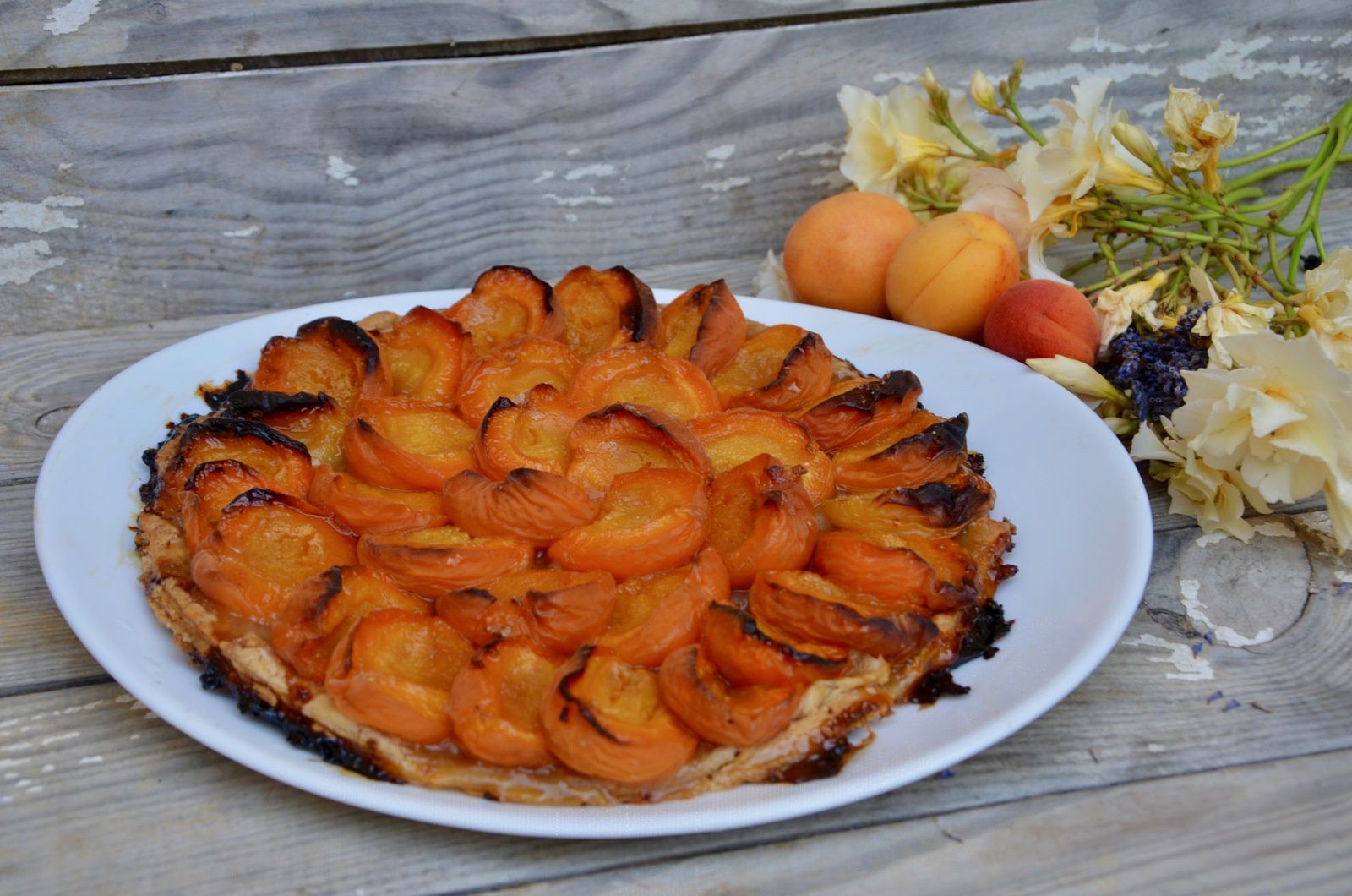Recette de la tarte aux abricots : Un tarte fine, fruitée et de saison ...