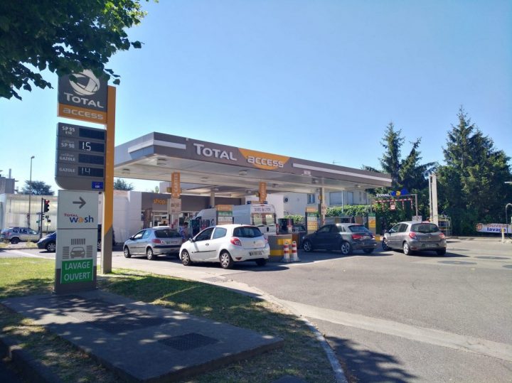 Total Access gros changement pour la station service à bas prix...