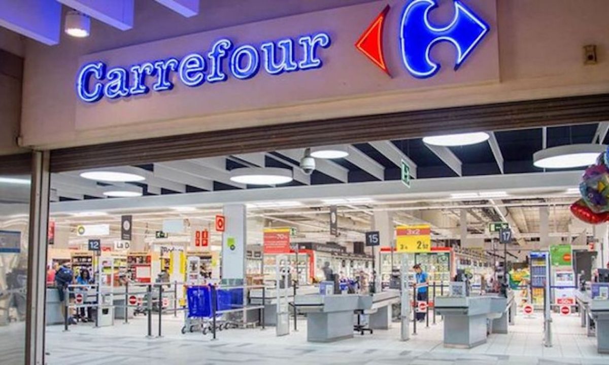 Guerre entre Carrefour et Lidl un piano à prix cassé sème la zizanie