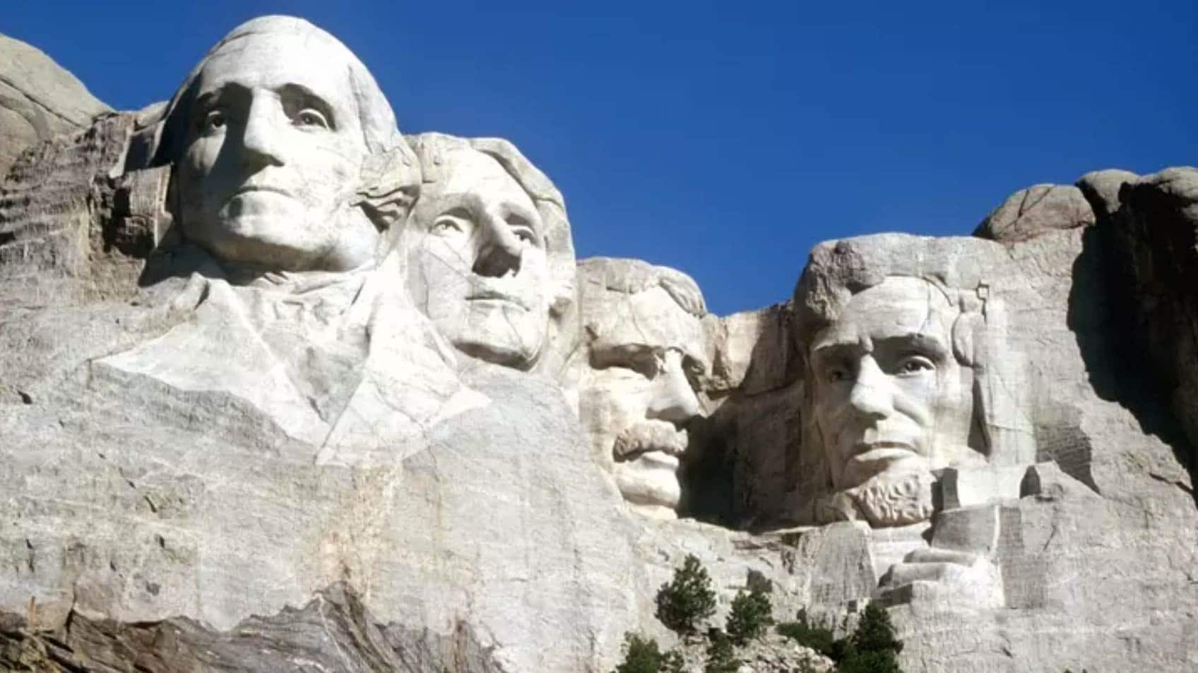 Donald Trump se renseigne pour avoir son visage sculpté sur le mont