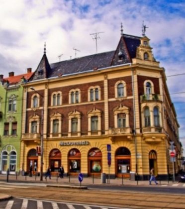 autre-exemple-d-architecture-etonnante-pour-ce-mcdonald-s-de-piac-utca-debrecen-en-hungary_112153_w460