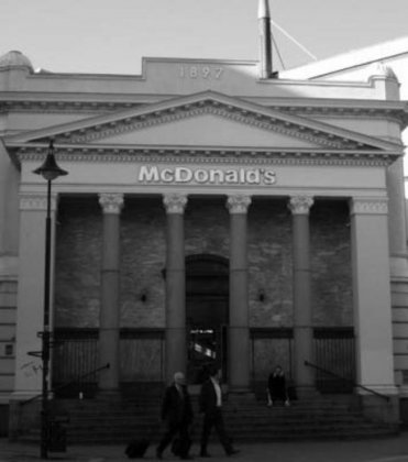 le-restaurant-mcdonald-s-de-kristiansand-en-norvege_112161_w460