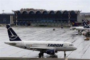 2013-02-08T172008Z_1_APAE9171C5M00_RTROPTP_2_OFROE-TAROM-ANNULE-VOL-20130208