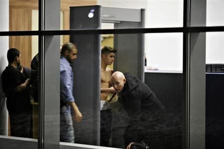 2013-03-26T180628Z_1_APAE92P1EAV00_RTROPTP_2_OFROE-POLOGNE-BIEBER-20130326