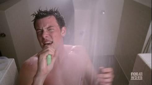 1263571806-vlcsnap-2010-01-15-08h15m44s237GLEE