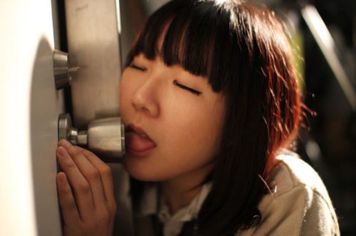 japanese-girls-licking-doorknobs-12