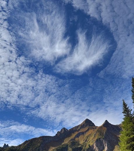 ce-drole-de-nuage-est-un-fallsteak-hole_126296_w460