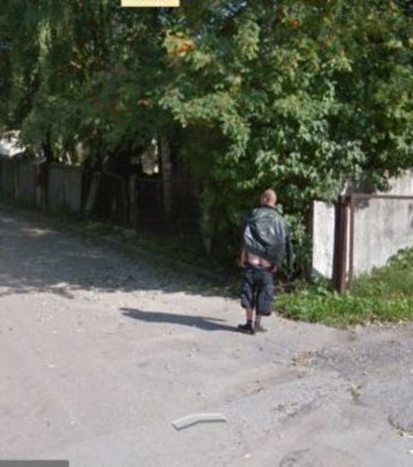 cet-homme-a-aussi-souhaite-se-distinguer-sur-google-street-view-en-montrant-ses-fesses-a-la-camera_119211_w460