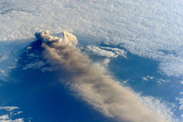 1_alaska-pavlof-volcano-from-space-aerial-nasa