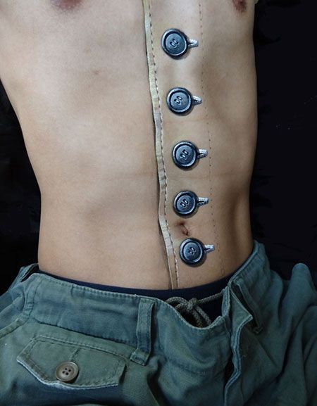 3D-Illusion-Art-Body-Paintings-by-Hikaru-Cho-Buttons
