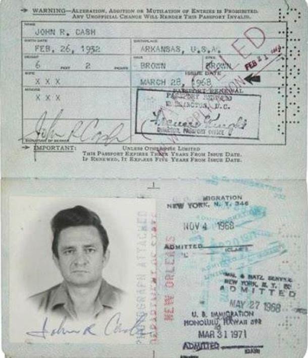 famous-passport-photos-7