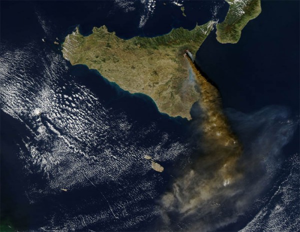 photo-satellite-etna-eruption