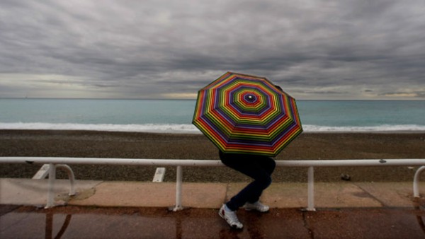 un-parapluie-a-la-plage-archives-3288409lxjvp_1713