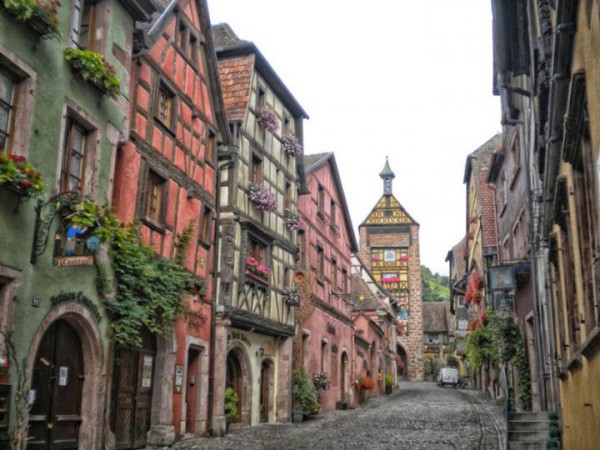 9-lieux-reels-qui-ont-inspires-les-celebres-decors-des-films-disney2