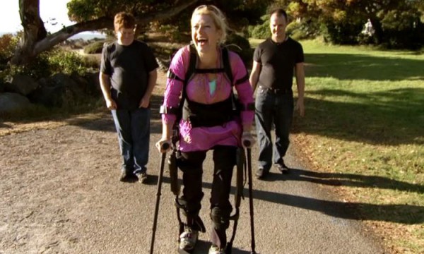 un-nouvel-exosquelette-permet-aux-personnes-paraplegiques-de-remarcher-presque-normalement-une