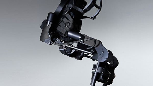 un-nouvel-exosquelette-permettra-aux-personnes-paraplegiques-de-remarcher2