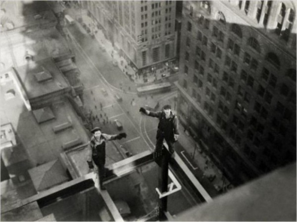 Builders-in-New-York-at-Insane-Heights-07-634x475