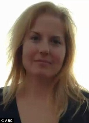 article-2474917-18F436FD00000578-686_306x423