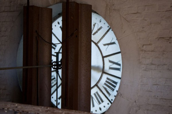 promenez-vous-dans-les-angoissantes-allees-vides-de-7-usines-a-jouets-desaffectees46