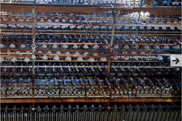 promenez-vous-dans-les-angoissantes-allees-vides-de-7-usines-a-jouets-desaffectees49