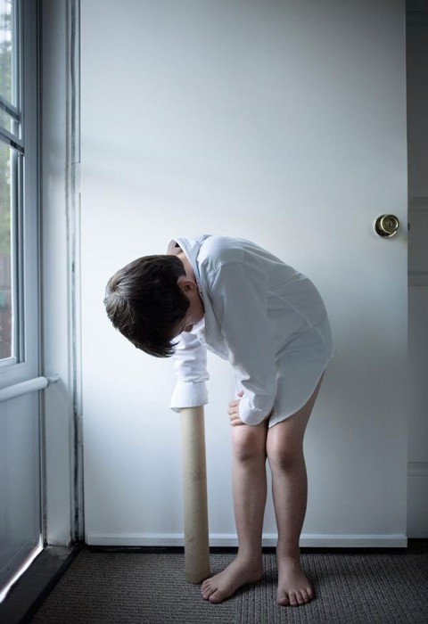 timothy-met-en-scene-lautisme-de-son-fils-dans-des-photographies-touchantes-pleines-de-malice27