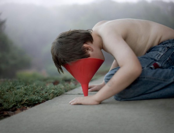 timothy-met-en-scene-lautisme-de-son-fils-dans-des-photographies-touchantes-pleines-de-malice4