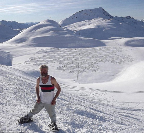 640x593xSimon-Beck.jpg.pagespeed.ic.pB5gWK201X