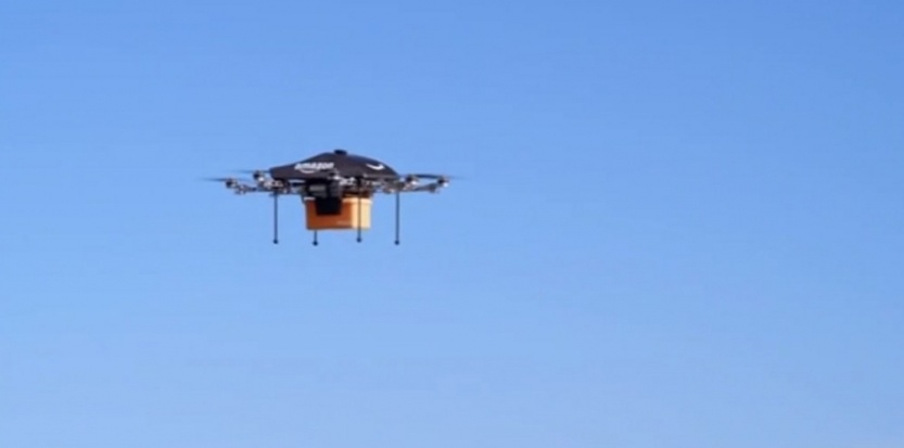 6697311-video-amazon-teste-la-livraison-en-30-minutes-par-mini-drone