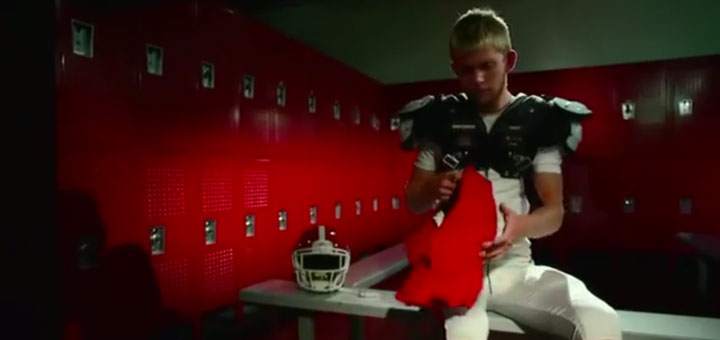 un-jeune-aveugle-de-16-ans-nous-offre-une-veritable-lecon-de-vie-en-poursuivant-son-reve-de-jouer-au-football-americain1