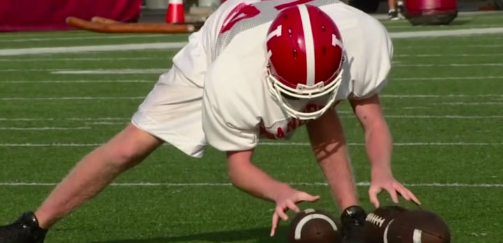 un-jeune-aveugle-de-16-ans-nous-offre-une-veritable-lecon-de-vie-en-poursuivant-son-reve-de-jouer-au-football-americain6