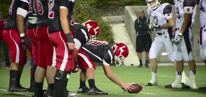 un-jeune-aveugle-de-16-ans-nous-offre-une-veritable-lecon-de-vie-en-poursuivant-son-reve-de-jouer-au-football-americain8