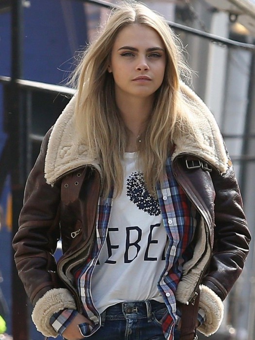 Cara-Delevingne-met-un-vent-a-Leonardo-DiCaprio_exact780x1040_p