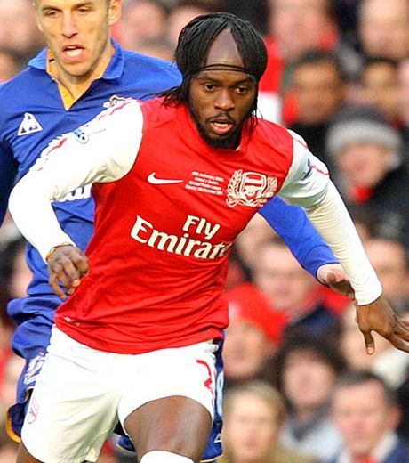 avec-sa-coupe-de-cheveux-son-bandeau-et-ses-tresses-gervinho-aime-laisser-son-crane-apparent_74159_w460