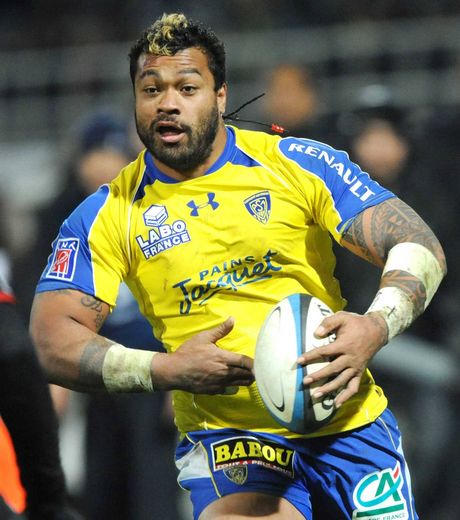 la-coupe-de-cheveux-de-sione-lauaki-avec-une-une-crete-blonde_74148_w460