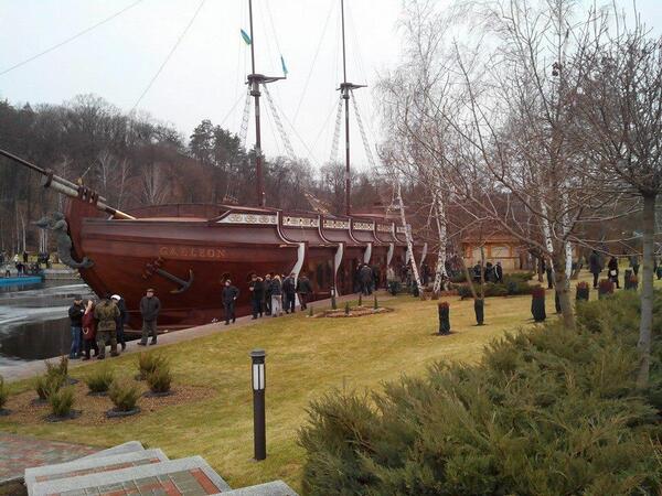 3615913_galere-ianoukovitch