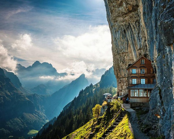 Ascher Cliff, Suisse