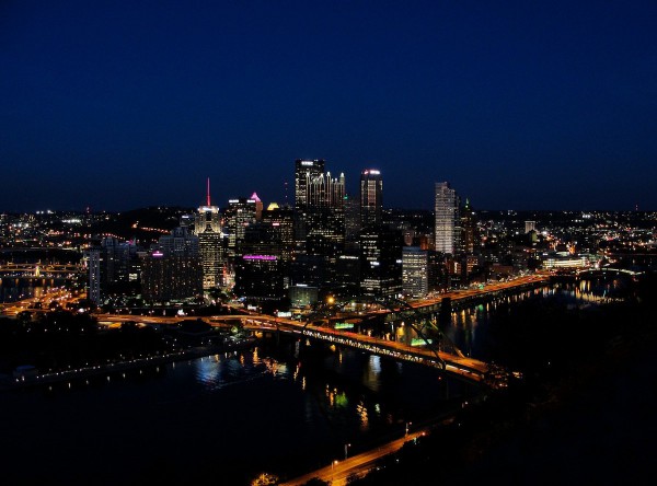 Le restaurant Lemont offre une merveilleuse vue de Pittsburgh.