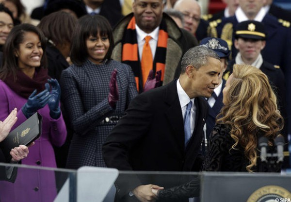 barack-obama-embrasse-beyonce_reference