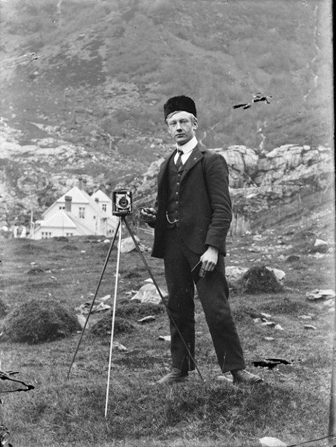 old-selfies-in-countryside-481x640