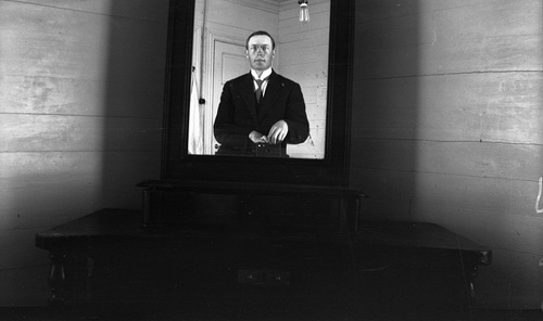 old-selfies-man-suit