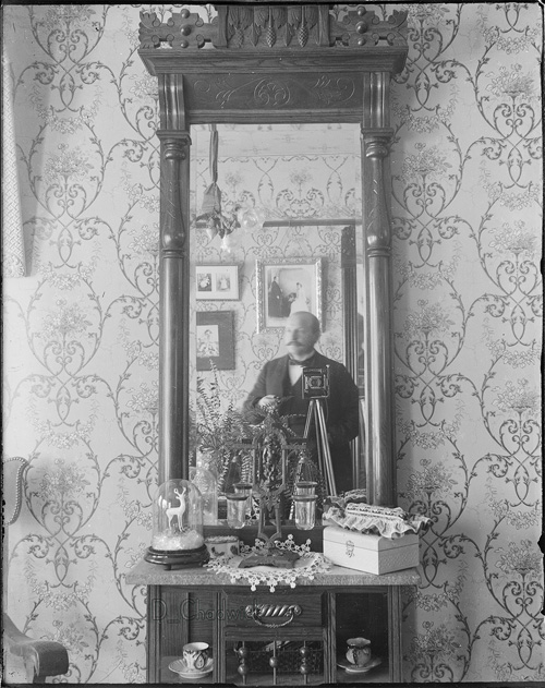 old-selfies-ornate-mirror