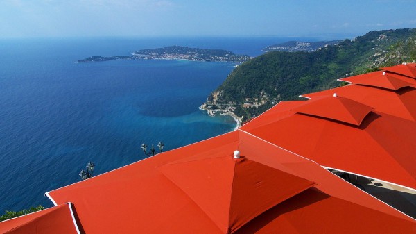 La Chèvre d'Or est un restaurant qui permet d'apprécier la vue de la Côte d'Azur.
