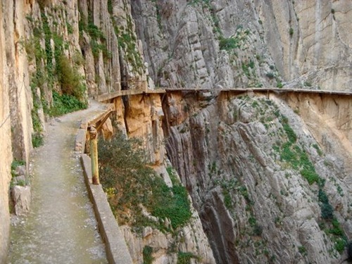 04-kingspathway4-thumb