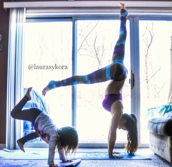 Laura-Kasperzak-yoga-10