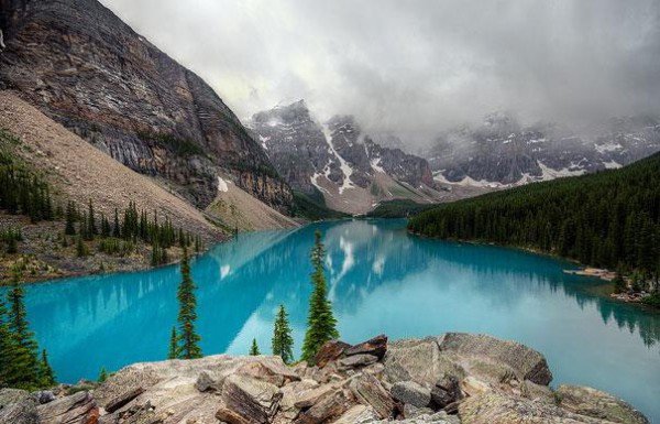 amazing-places-antelope-moraine-lake-1