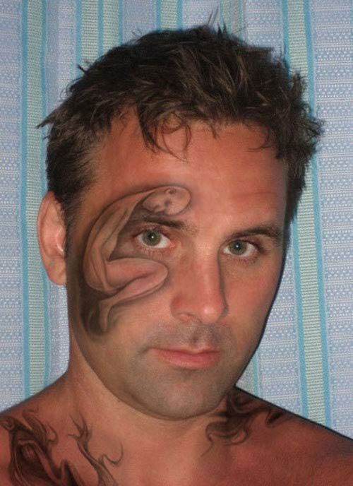 cette-serie-de-tatouages-faciaux-completement-dejantes-en-dit-long-sur-ces-personnes24